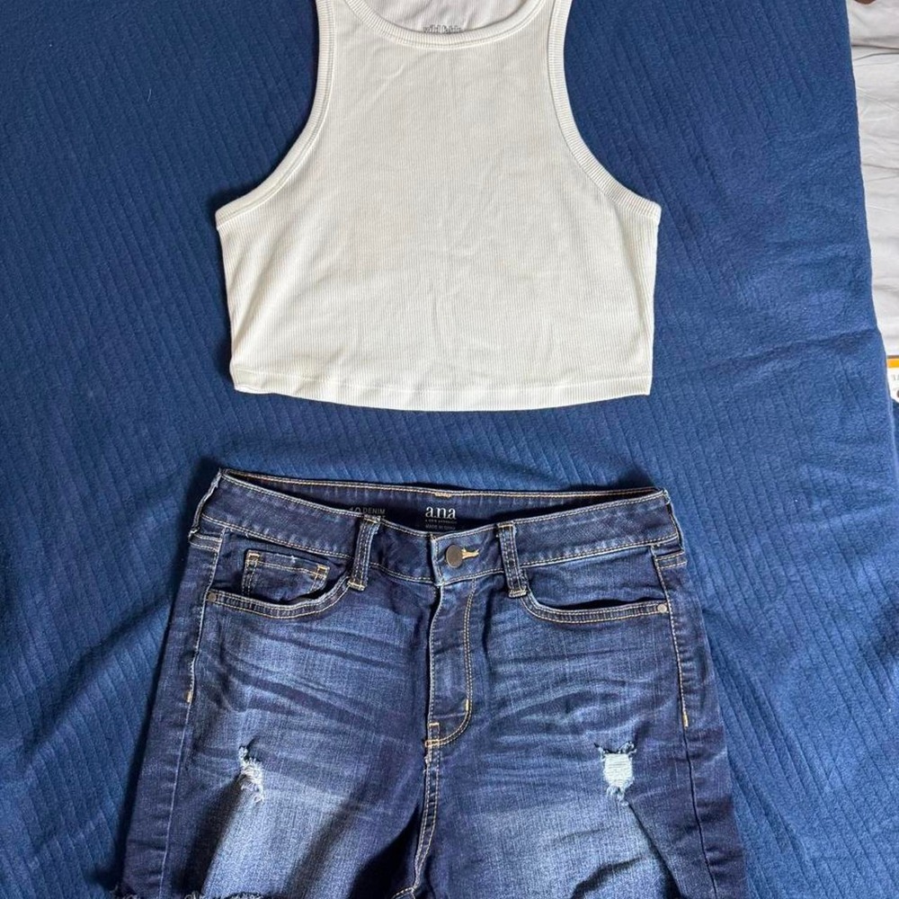 white cropped ribbed tank